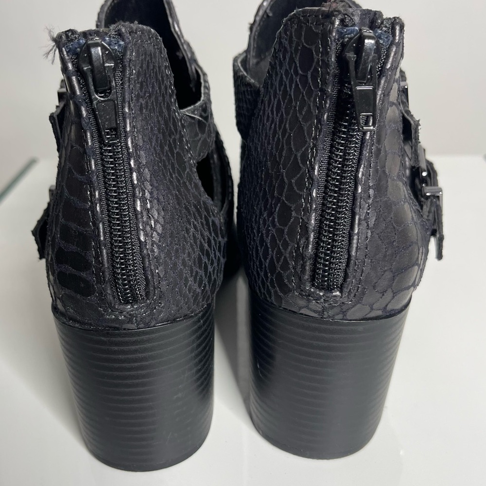 NEVER WORN Black Animal Print Vegan Faux Leather Ankle Winter Fall Booties - Picture 4 of 8